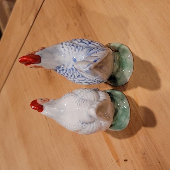 Ceramic Rooster & Hen salt & pepper shakers. - Picture 4 of 5